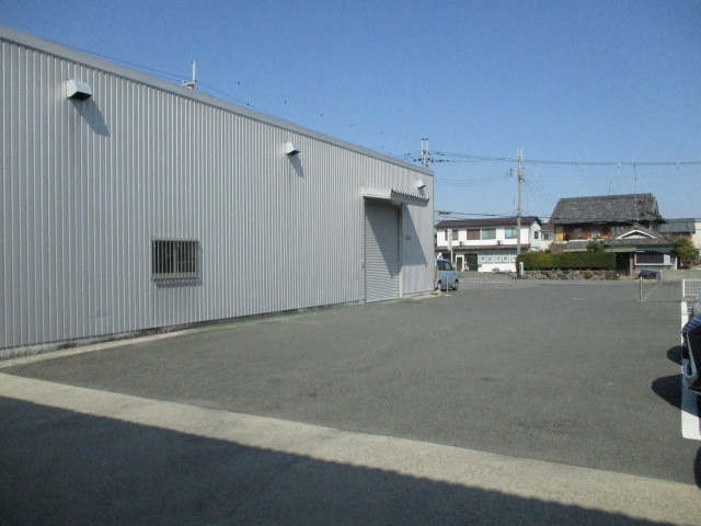 香芝市上中の店舗一部の外観