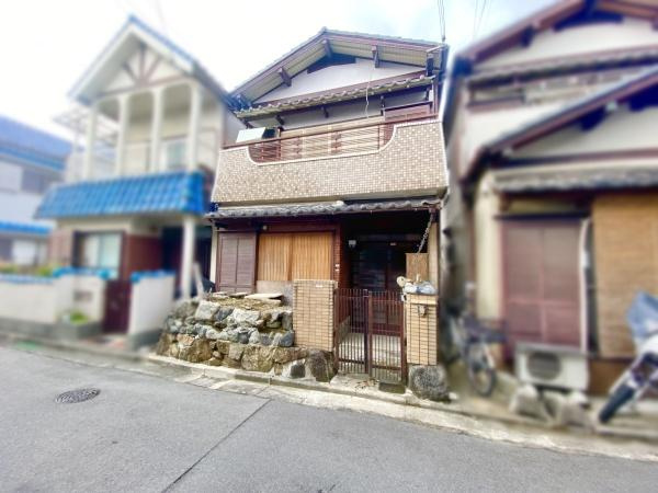 【前面道路含む現地写真】 | 全面道路：幅員約4.7ｍ！前面道路は交通量も少なく、安心してお住まい頂けます!