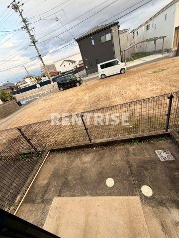 メゾンルミエールの庭