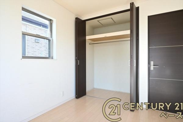 生駒郡斑鳩町龍田南５丁目の中古一戸建の収納|■現地撮影写真■全居室に広々収納スペース完備！