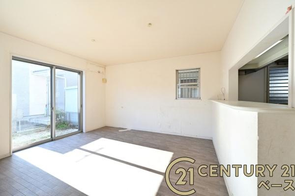 生駒郡斑鳩町龍田南５丁目の中古一戸建の居間・リビング|■現地撮影写真■