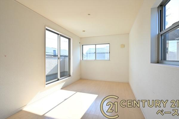 生駒郡斑鳩町龍田南５丁目の中古一戸建の居間・リビング|■現地撮影写真■