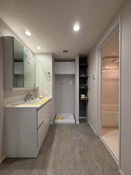 マークスプリングスメゾンＡ棟の洋室|一人ひとりの大切なプライベート空間。趣味・感性で個性的に飾って頂けるようシンプルに仕上げてあります。ゆとりある広さで、一人の時間をゆったりと過ごせる安らぐお部屋になるはずです。
