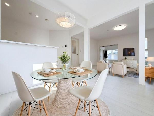 横浜市泉区西が岡２丁目の中古一戸建の居間・リビング