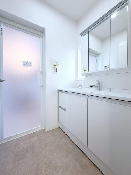 横浜市泉区西が岡２丁目の中古一戸建の独立洗面台