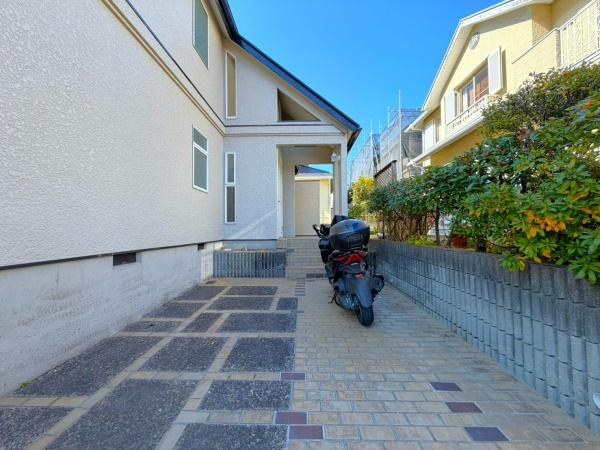 横浜市泉区西が岡２丁目の中古一戸建の駐車場