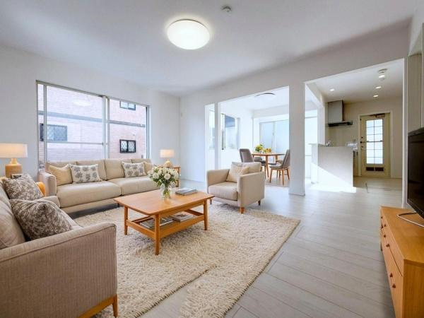 横浜市泉区西が岡２丁目の中古一戸建の居間・リビング