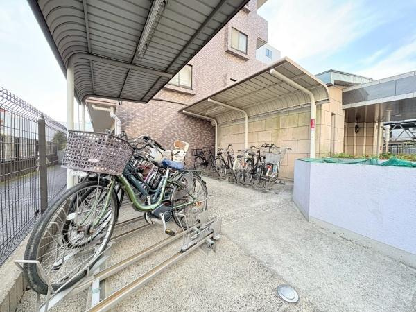 モアグランデ新横浜北のその他共用部分|エントランス横にある駐輪場です！