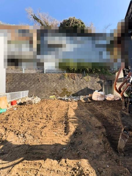 藤沢市片瀬１丁目の売地の前面道路含む現地写真