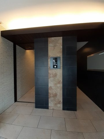 ウィステリア　パーク　稲毛海岸のエントランス