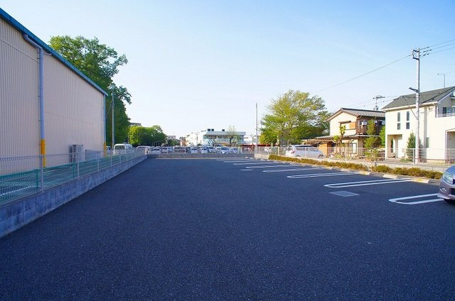 サン　シャノワールの駐車場