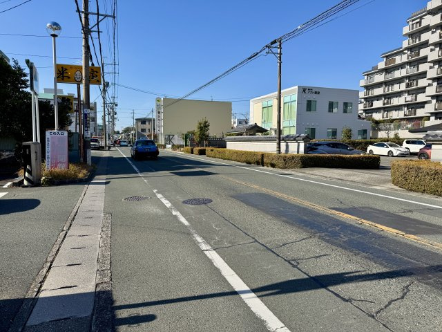 佐鳴台パーク・ホームズのその他|前面道路を東側から西向きに撮影しました。