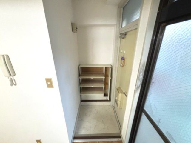 マルタカマンションの玄関