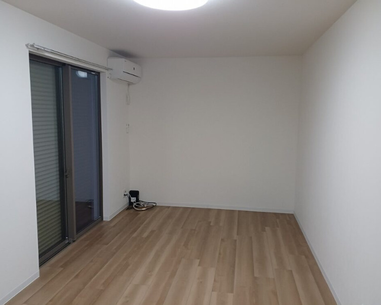 大阪市東淀川区　築浅一棟売アパート　アート大桐の洋室