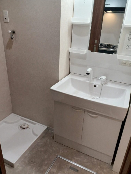 大阪市東淀川区　築浅一棟売アパート　アート大桐の独立洗面台