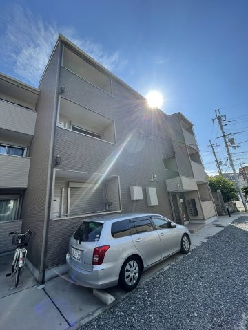 大阪市東淀川区　築浅一棟売アパート　アート大桐の外観