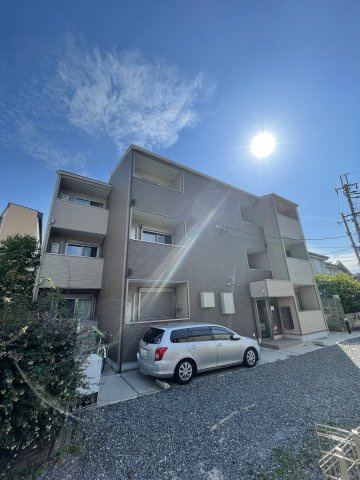 大阪市東淀川区　築浅一棟売アパート　アート大桐の外観