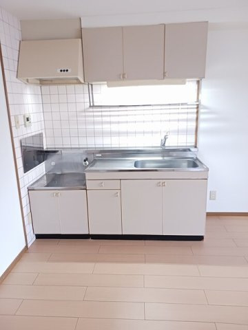 スクウェアガーデン緑井のキッチン|きれいなキッチンです