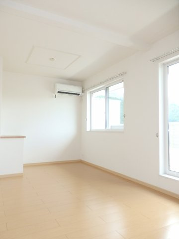 シャルマン　ヴィラの居間・リビング|こちらの居間で趣味の時間をお楽しみください