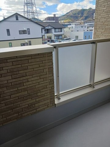 ヴィラ・セレナのバルコニー|お洗濯にも便利なバルコニー付き