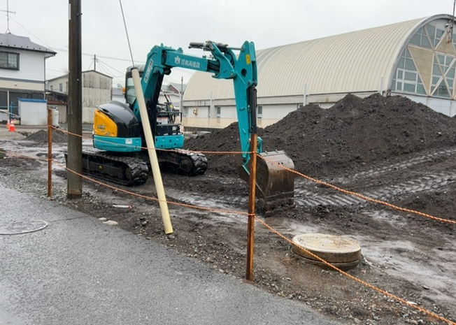 【構造・工法・仕様】 | 木造住宅とは土台、壁、柱など建築物の強度を支える構造体の材に木が使用されている構造を指します。構造体は建物の自重を支えるだけではなく風圧や水圧、積裁荷重などあらゆる衝撃に耐えるための基礎です。