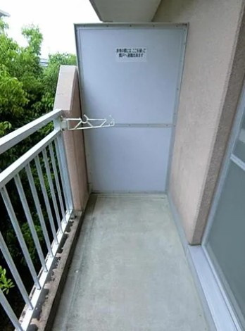 ハビタット351のバルコニー|バルコニーからの眺めを楽しみながら食事をしませんか