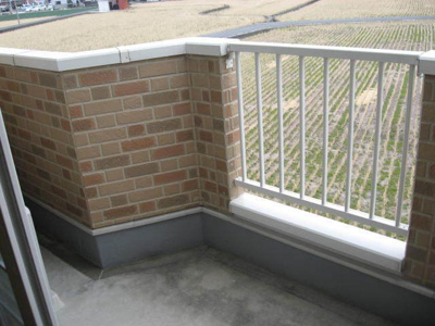 【バルコニー】 | メルヴェーユⅠ | バルコニーからの眺めを楽しみながら食事をしませんか