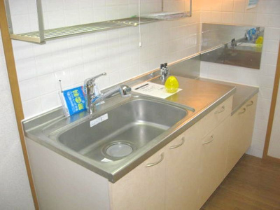 【キッチン】 | メルヴェーユⅠ | コンパクトなキッチンで掃除もラクラク