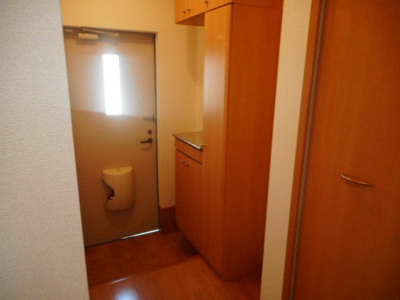 【玄関】 | 緑爽館Ⅰ | 明るい玄関です
