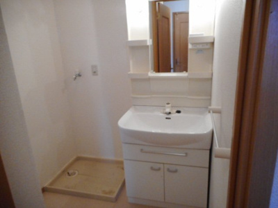 【洗面所】 | 緑爽館Ⅰ | 脱衣スペースもあります