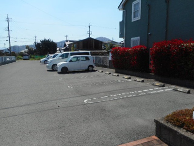 【駐車場】 | 緑爽館Ⅰ | 駐車場です