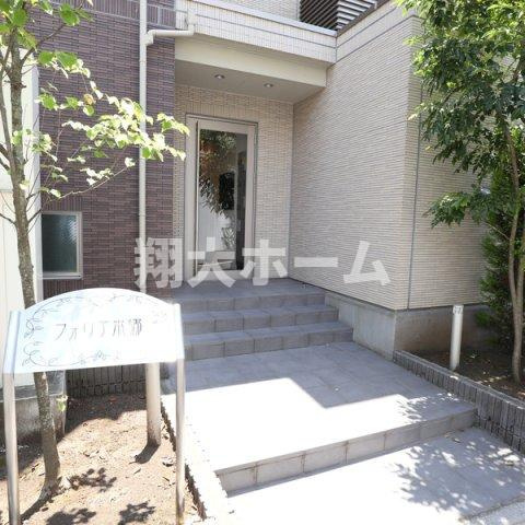 フォリア本郷のエントランス