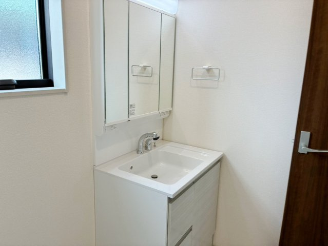 【独立洗面台】 | 裾野市茶畑3期 新築建売分譲住宅 建物＋土地 TW06007 | 裾野市茶畑　1号棟　洗面化粧台　※令和８年７月３０日撮影