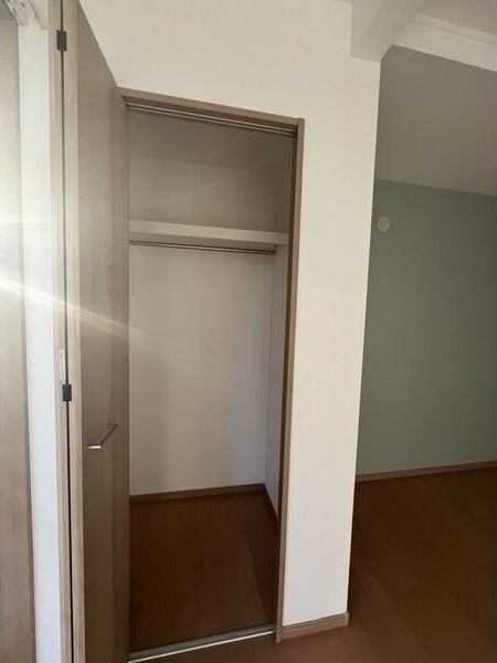 名和町前郷戸建貸家の収納