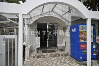 【エントランス】 | 落ち着いたエントランスです