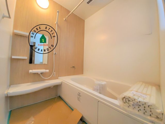 熊本市東区西原2丁目第5-2棟（1号棟）　の内観：施工例|1日の疲れを癒してくれる広々バスルーム。雨の日のお洗濯にも大活躍な浴室乾燥機付です！