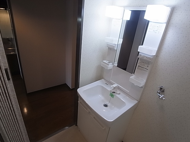 神戸市須磨区南落合１丁目の賃貸マンションの洗面所|洗面