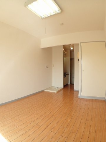 シティハイム旭が丘の居間・リビング|ゆったりとしたリビングです