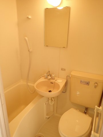 シティハイム旭が丘の浴室|コンパクトで使いやすいお風呂です