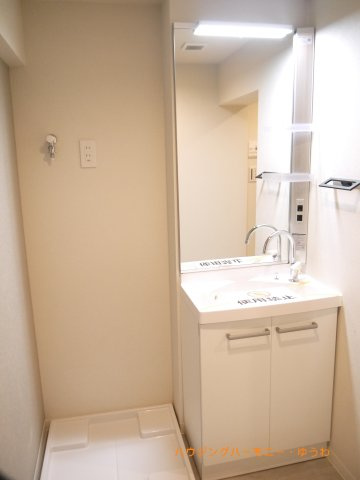 【独立洗面台】 | 池袋本町第二ローヤルコーポ | ご家族の1日が始まり、1日の終わりを締めくくる洗面空間。