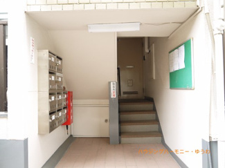 【エントランス】 | 住まいの顔にふさわしい落ち着いた迎賓空間
