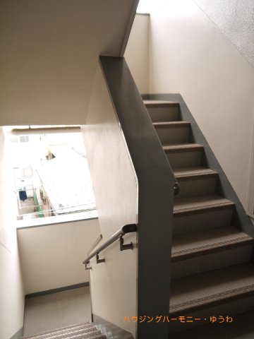 【その他共用部分】 | 池袋本町第二ローヤルコーポ | お部屋までは、階段利用となります！毎日利用することで、健康が保てます！
