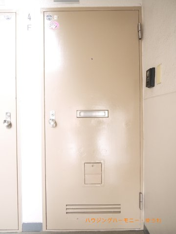 【玄関】 | 池袋本町第二ローヤルコーポ | 玄関はお客様をお出迎えする最初の場所、帰ってくる時に入る最初の場所。そんな場所だからこそ、より良い空間に…。