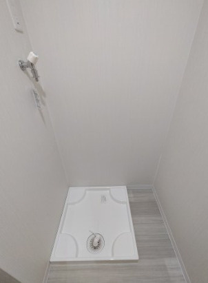 東大阪市金岡　築浅アパート　アート東大阪Bのランドリースペース