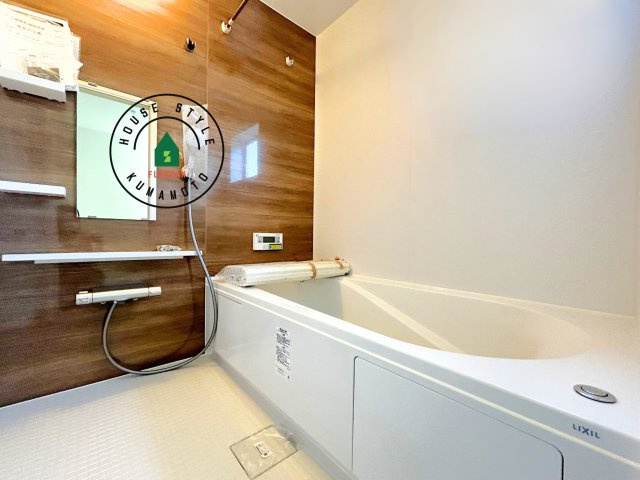 熊本市東区西原2丁目第5-2棟（2号棟）　の内観：施工例|1日の疲れを癒してくれる広々バスルーム。雨の日のお洗濯にも大活躍な浴室乾燥機付です！