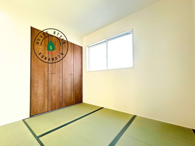 熊本市東区西原2丁目第5-2棟（2号棟）　の内観：施工例|和室を上手に活用すると暮らし方の幅が広がります。例えば普段は開け放して、子供の小さいうちはお昼寝や遊びのスペースに。畳はソフトなので転んでもケガをしにくく安心です