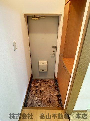 サンパ－ク伍番館の玄関