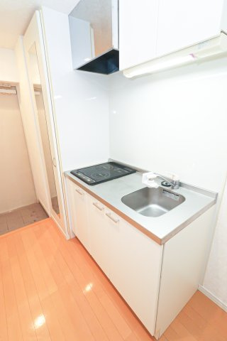 サヴォイテンジンクォーター　4階のキッチン|別号室のものです。現状優先になります。