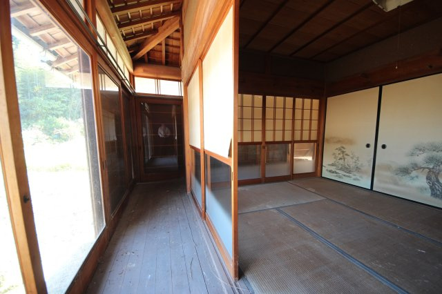 大津市小野734-1他　中古戸建の設備|縁側