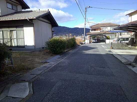 【前面道路含む現地写真】